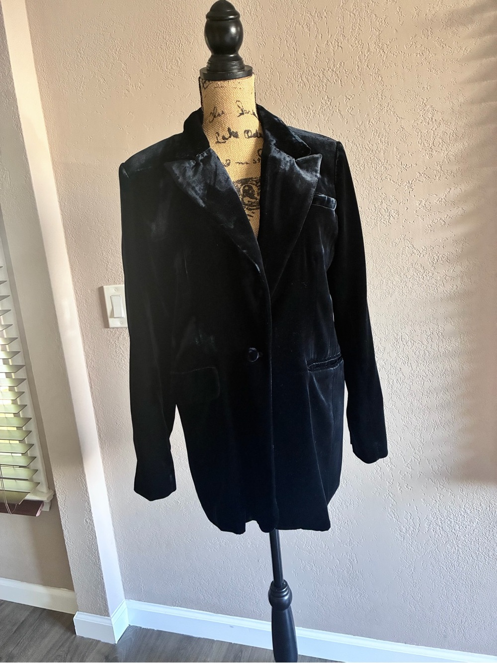 Women's Velvet Blazer Jacket - Black